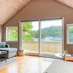 Beach Front Home In Lyngdal With House Sea View 度假居 *