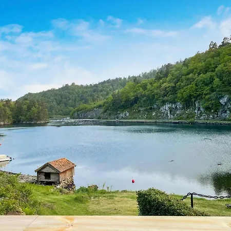度假居 Beach Front Home In Lyngdal With House Sea View